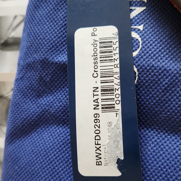 Gorgeous Dooney & Bourke Natural Tan Leather Pouchette Crossbody Bag 🤎 - Picture 13 of 14